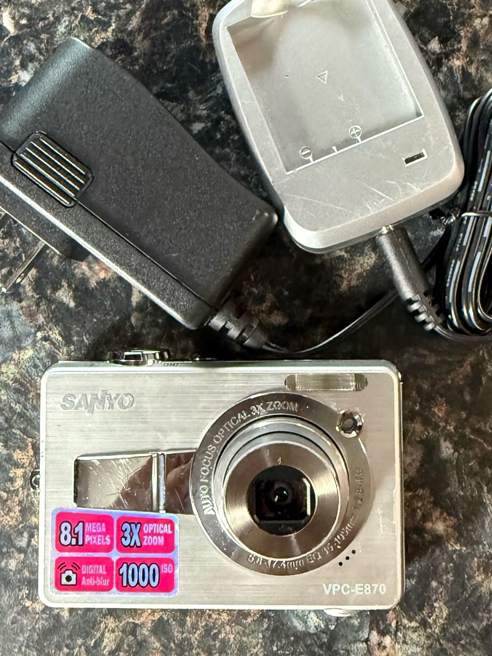 Sanyo Point and Shoot Digital Camera 8.1 mp